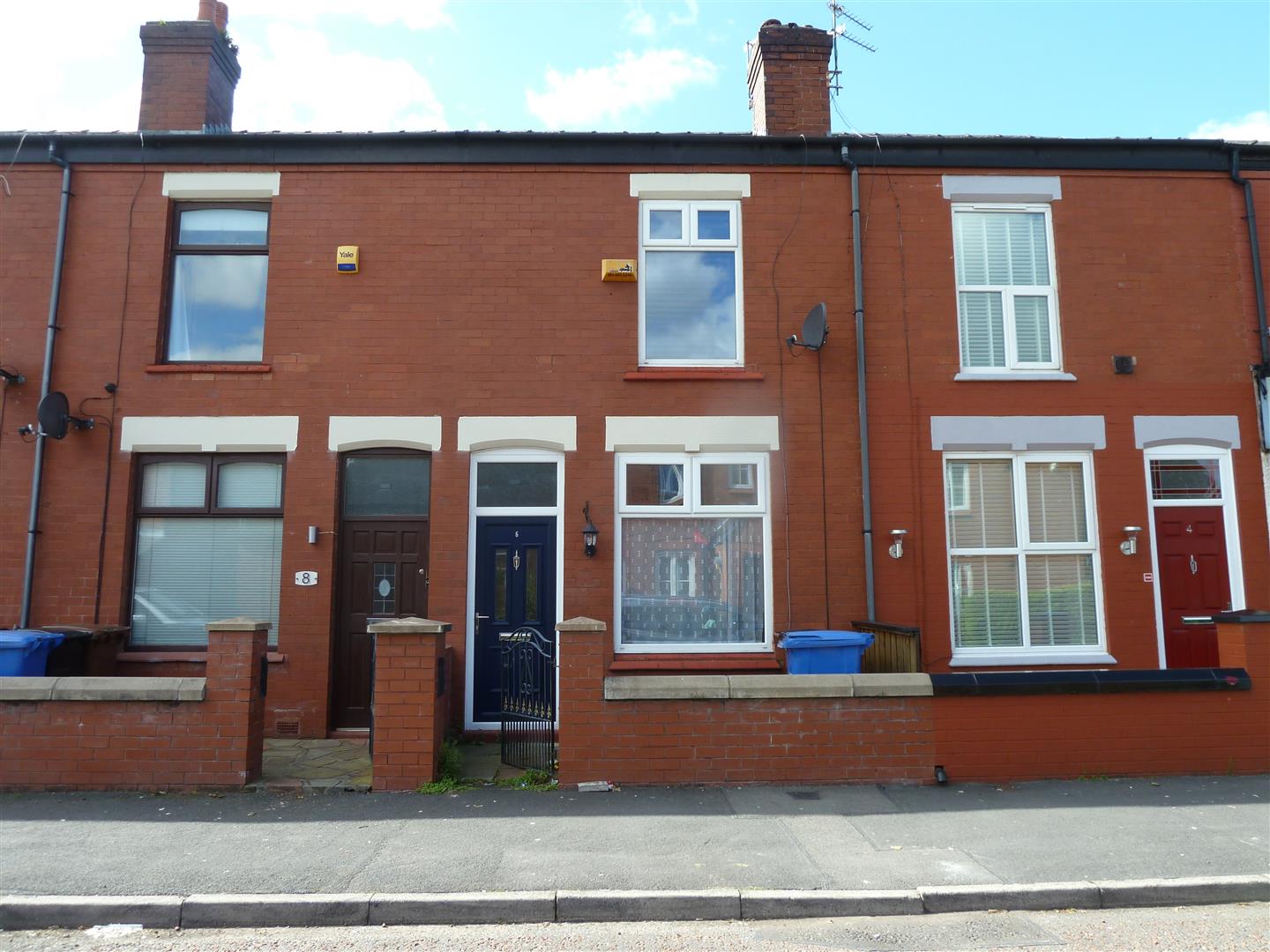 2 Bed Terraced House To Rent - Main Image